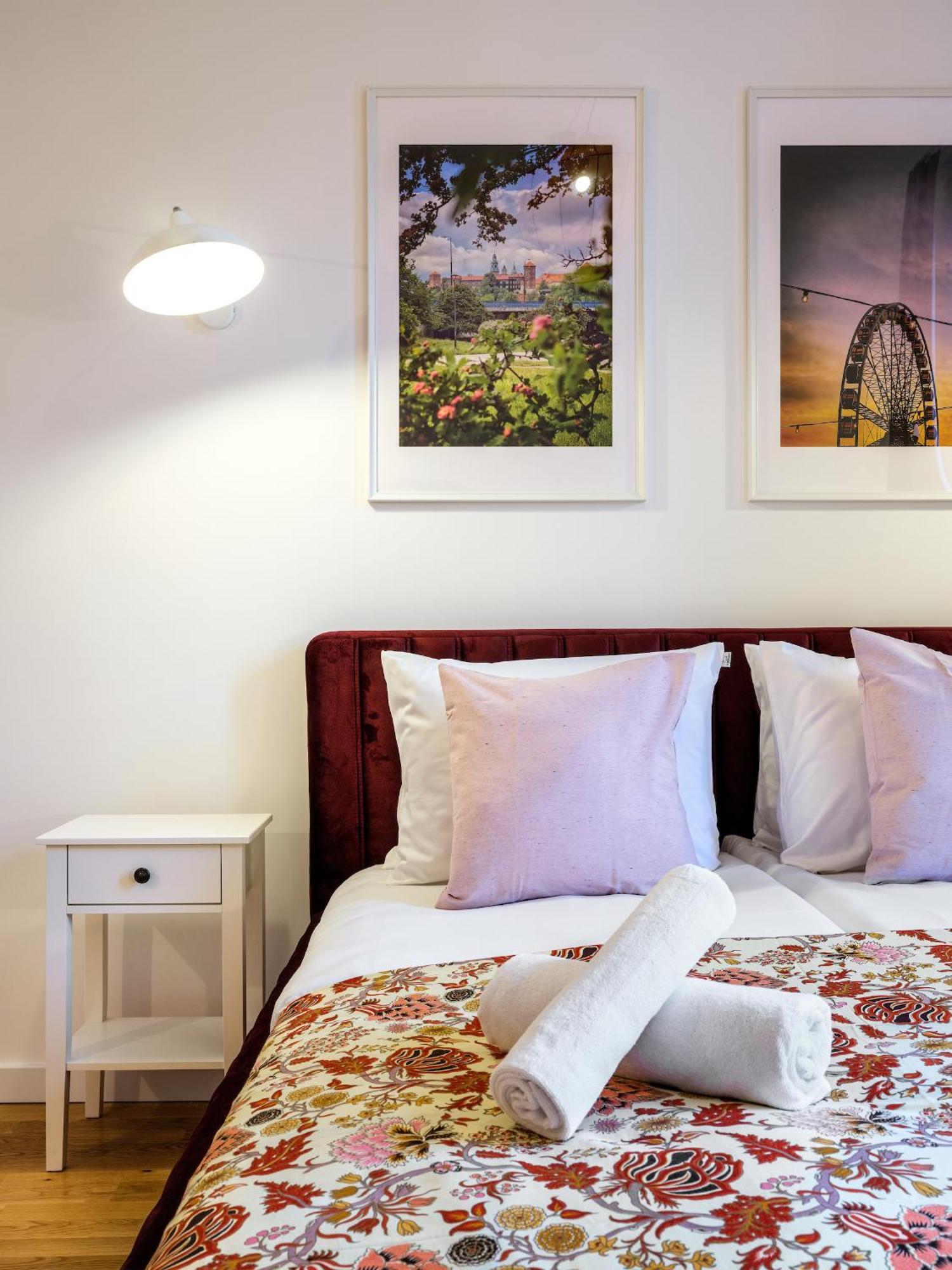 Tyzenhauz Suites Topolowa Krasków Εξωτερικό φωτογραφία